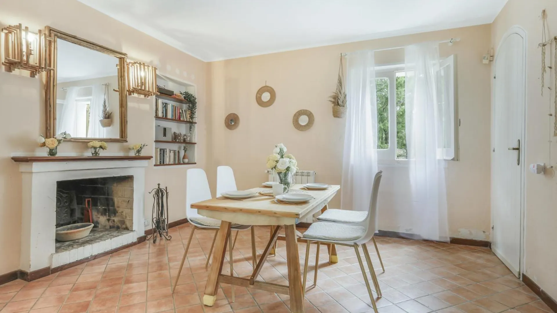 Beachfront Traditional Villa San Priamo