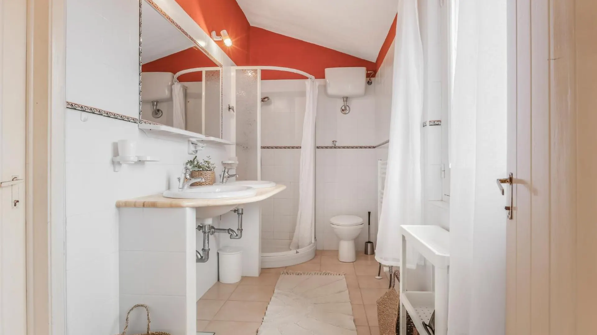 Beachfront Traditional Villa San Priamo 0*,