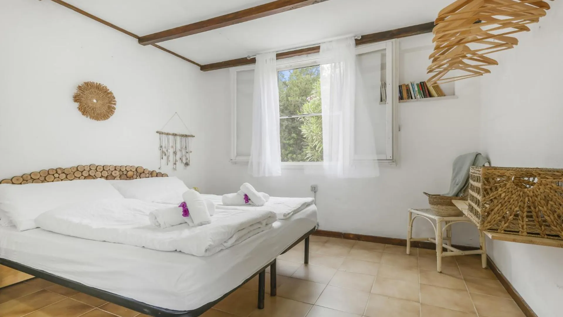 Beachfront Traditional Villa San Priamo